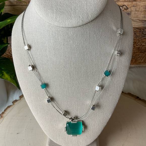 Green Square Necklace - Picture 4 of 6